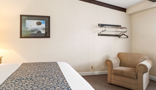 1 - BD Economy Suite Walk-in Level Unit 211
