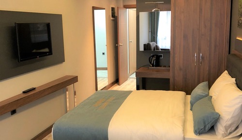 Comfort Triple Room with Lake View