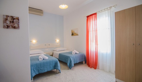 Habitación con 2 camas individuales