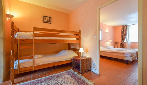 Apartamento, varias camas