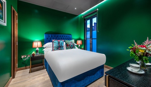 The Huxy Suite
