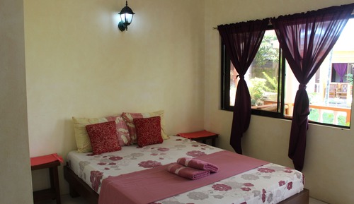 Habitación básica doble, 1 cama doble, vistas al jardín