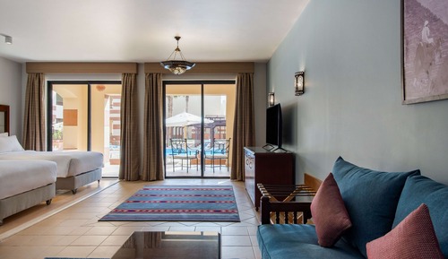 Suite junior, vistas a la piscina