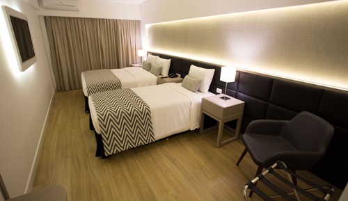 Habitación triple Deluxe, balcón