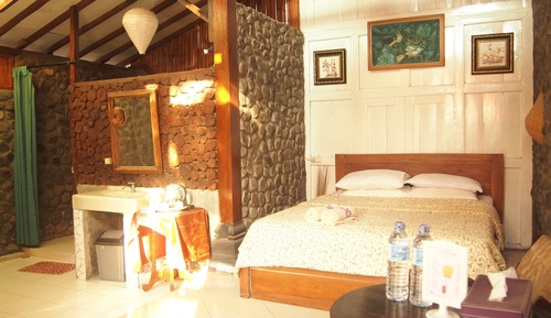 Casa de campo romántica, 1 cama de matrimonio, vistas al jardín, en la zona del jardín