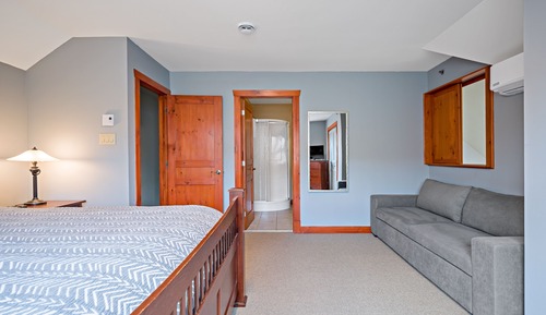 Condo 2 bedroom (235-4)