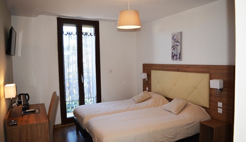 Habitación básica con 2 camas individuales, 2 camas individuales