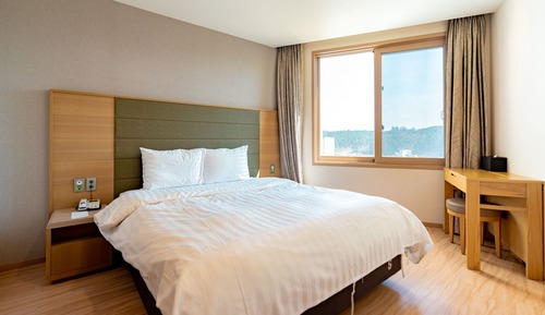 [Ocean+BF] [Resort] Suite(Kitchen/Square Ocean View)-BF&Ocean play for 2(aqua shoes required)