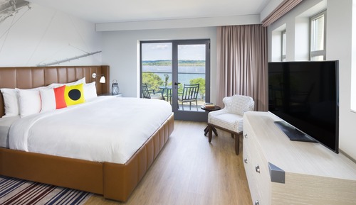 Suite, 1 cama de matrimonio grande, balcón, en esquina (Potomac River View)