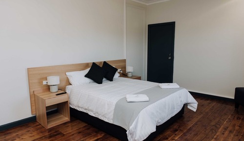Queen Ensuite Room