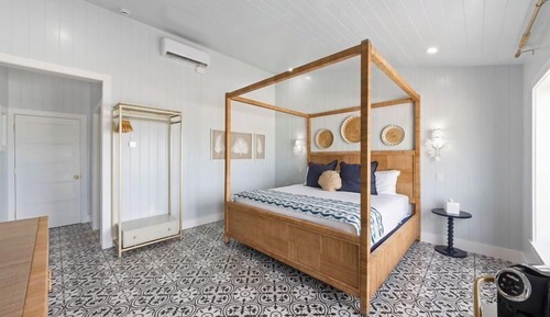 Beachside Luxury King Room