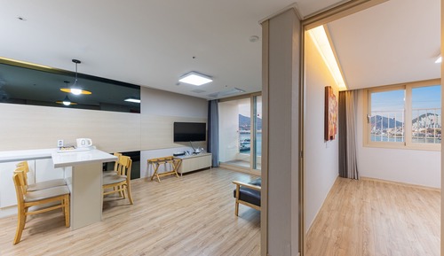 Premium Ondol Room,Bridge View(Free access to pool+Cruise ticket discount+Review event - coffee)