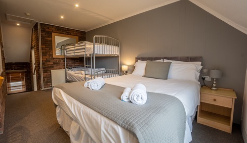 Suite, baño privado ((2 Adults & 2 Children))