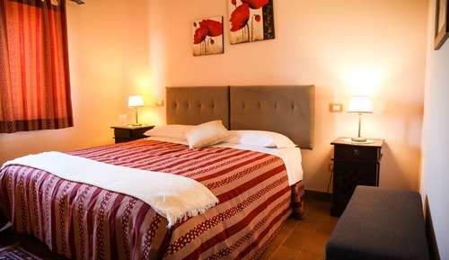 Habitación Confort con 1 cama doble o 2 individuales