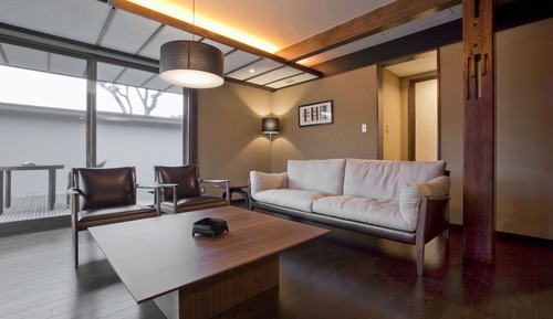 Villa (Antique, 4 Beds)
