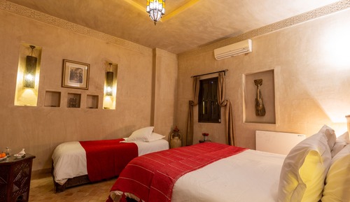 Suite Confort, baño privado, vistas a la piscina (Gaya)