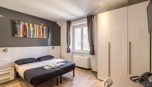 Habitación con 1 cama doble o 2 individuales, baño privado