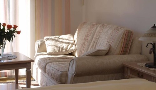 Habitación estándar con 1 cama doble o 2 individuales, balcón