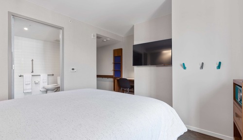 Habitación, 1 cama de matrimonio, accesible para personas con discapacidad (Roll-In Shower)