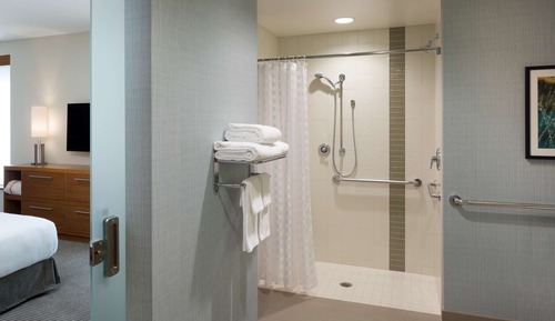 Habitación, 1 cama de matrimonio grande con sofá cama, bañera (With Tub)