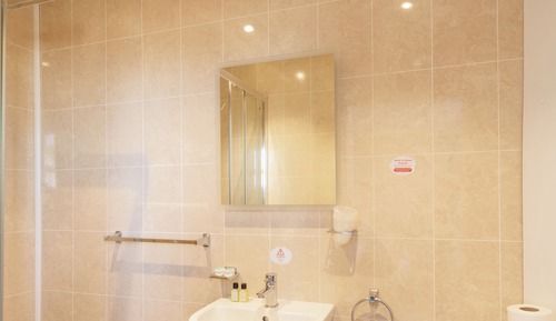 Habitación cuádruple, varias camas