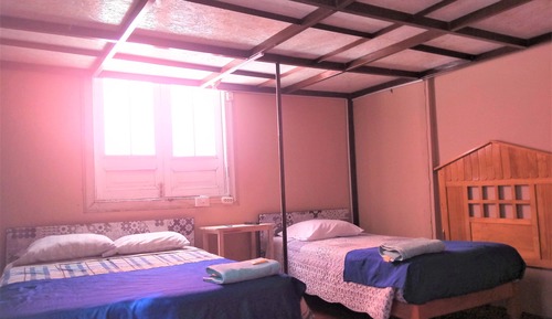 Habitación familiar, baño privado, planta baja