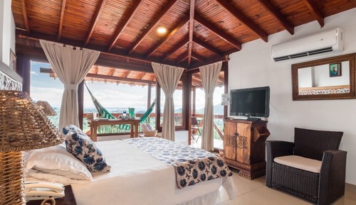 Habitación superior, 1 cama de matrimonio grande, chimenea, vistas a la montaña