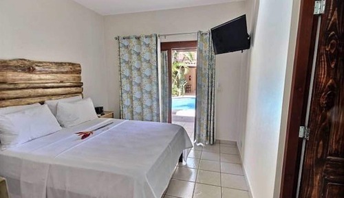 Poolside Quadruple Room