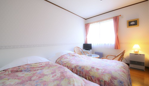 Habitación estándar con 2 camas individuales, 2 habitaciones, frigorífico, vistas al jardín