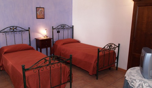 Habitación Confort con 1 cama doble o 2 individuales