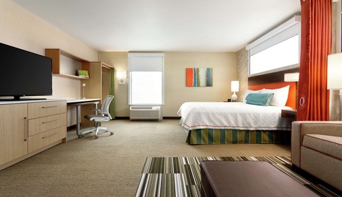 Estudio, 1 cama de matrimonio grande (Mobility & Hearing, Roll-in Shower)
