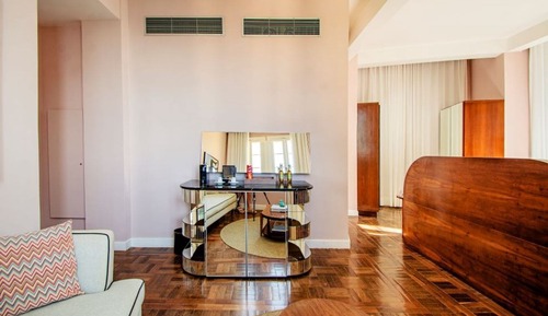 Suite (Corner)