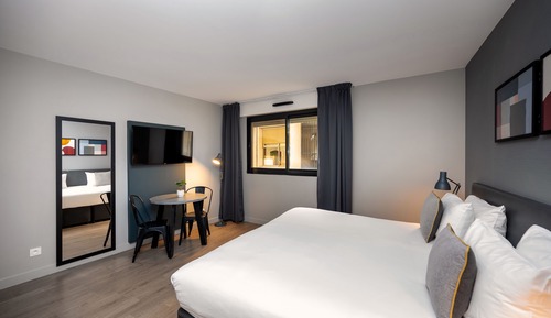 Estudio, balcón (2 persons)