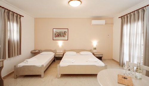 Habitación triple, balcón
