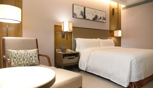 Habitación básica, 1 cama de matrimonio grande, accesible para personas con discapacidad
