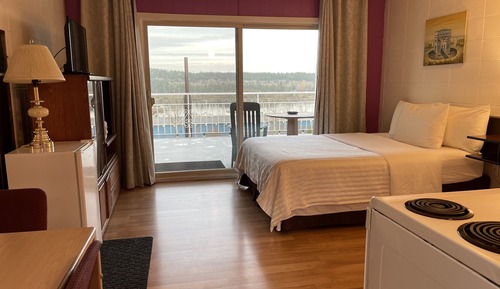 Suite estudio ejecutiva, 1 cama de matrimonio, patio, vistas al mar