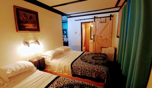 Suite familiar, cocina básica (2 Double Beds - Room 10)