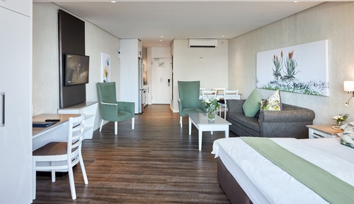 Estudio, vistas al mar