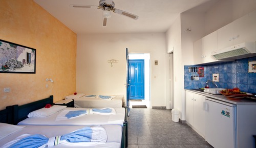 Estudio, vistas al jardín