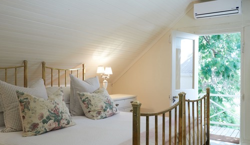 Double/Twin Room with Mountain View