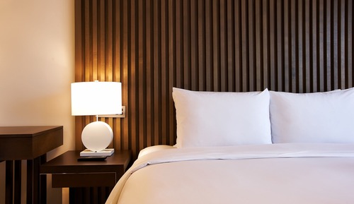 [Golden Summer Escape] Premier King + Breakfast for 2 + 2 Cocktails + 2 Mask Packs (Offered once)