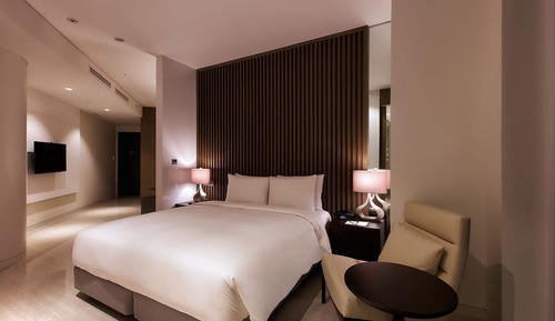 Suite, vistas a la ciudad (Salon)