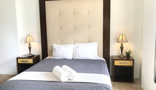 Habitación Business, 1 cama doble, vistas a la ciudad, en una planta alta