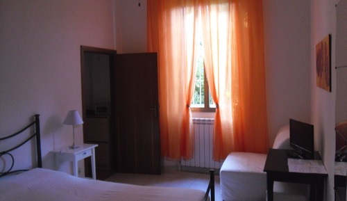 Suite, baño privado, vistas al jardín