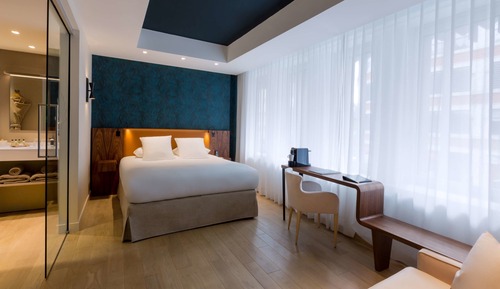 Habitación exclusiva, 1 cama de matrimonio grande, no fumadores (with Sofabed)