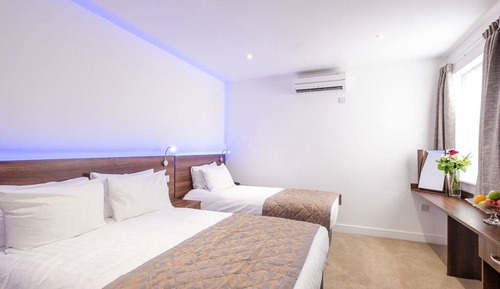Habitación triple, baño privado