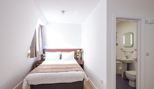 Habitación doble, baño privado