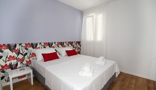 Apartamento exclusivo, 2 habitaciones, terraza, vistas al mar