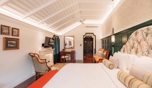 Romantic Corner Suite