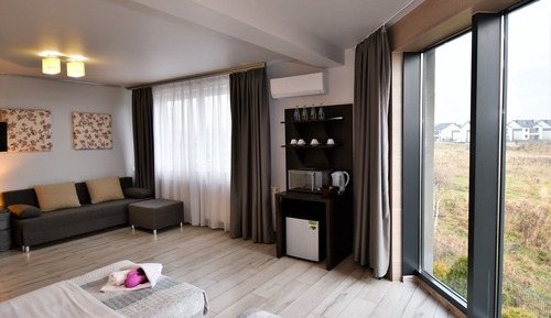 Habitación triple, baño privado (II)